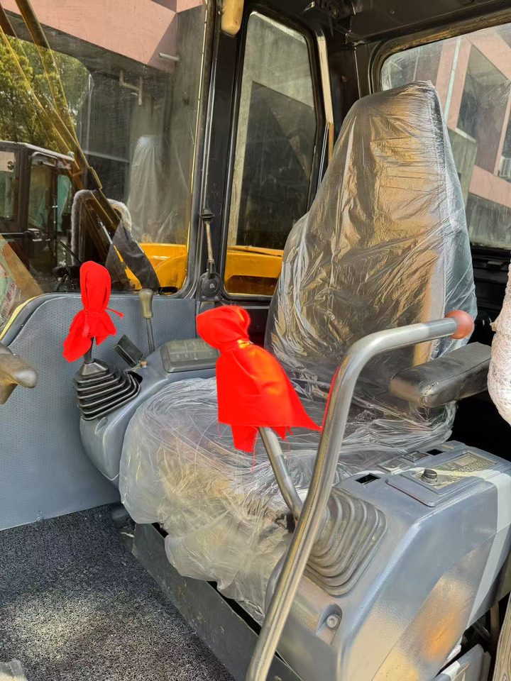 KOMATSU PC60-7 - Minikuormaaja: kuva KOMATSU PC60-7 - Minikuormaaja KOMATSU PC60-7 - Minikuormaaja: kuva KOMATSU PC60-7 - Minikuormaaja