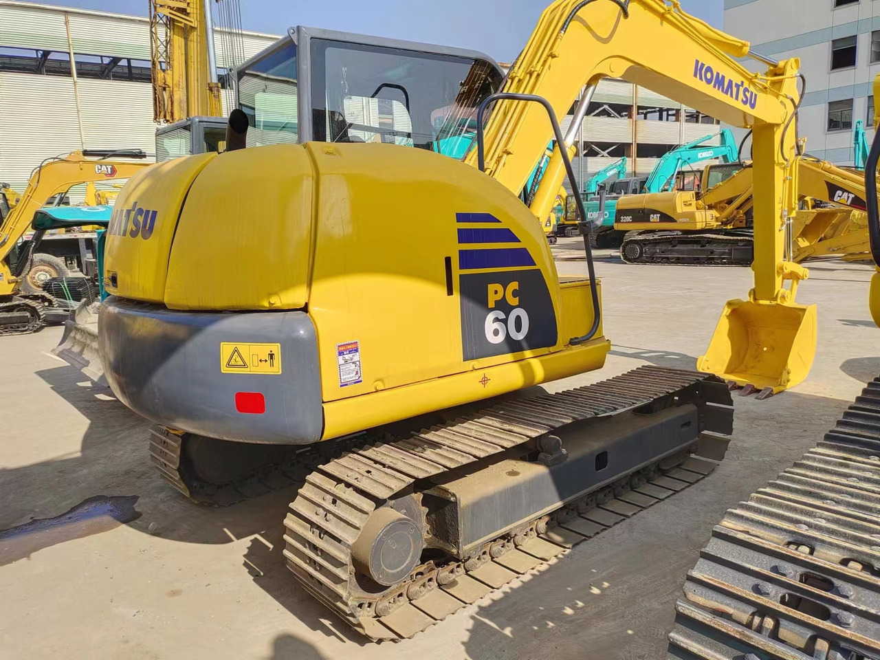 KOMATSU PC60-8 - Minikuormaaja: kuva KOMATSU PC60-8 - Minikuormaaja KOMATSU PC60-8 - Minikuormaaja: kuva KOMATSU PC60-8 - Minikuormaaja