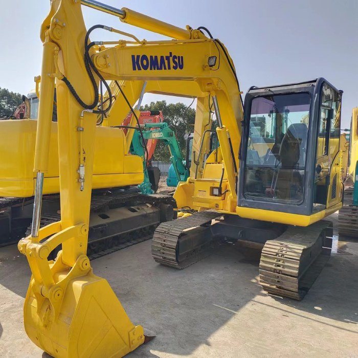 KOMATSU PC60-8 - Minikuormaaja: kuva KOMATSU PC60-8 - Minikuormaaja KOMATSU PC60-8 - Minikuormaaja: kuva KOMATSU PC60-8 - Minikuormaaja
