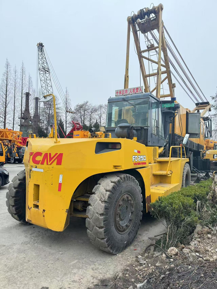 TCM FD250 - Dieseltrukki: kuva TCM FD250 - Dieseltrukki TCM FD250 - Dieseltrukki: kuva TCM FD250 - Dieseltrukki