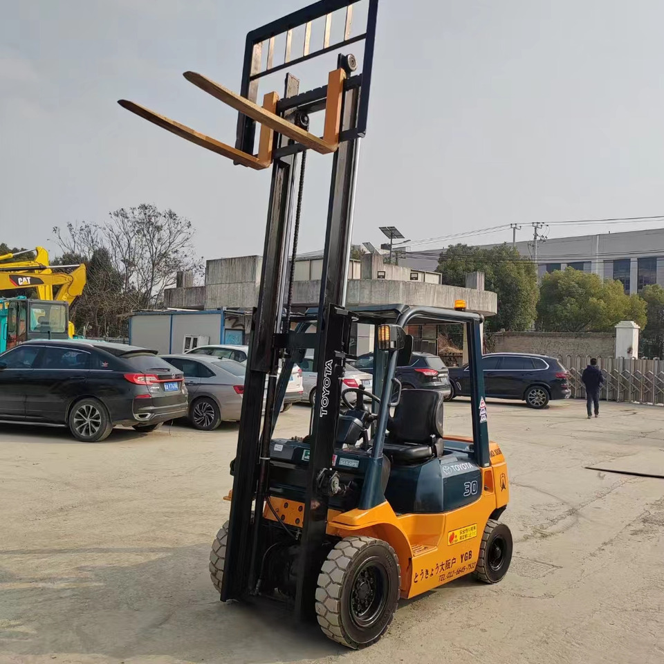 TOYOTA FD30 - Dieseltrukki: kuva TOYOTA FD30 - Dieseltrukki TOYOTA FD30 - Dieseltrukki: kuva TOYOTA FD30 - Dieseltrukki