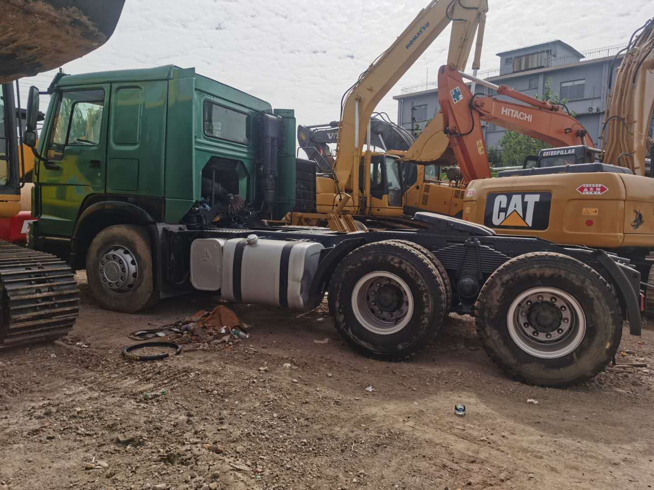 HOWO truck - Vetopöytäauto: kuva HOWO truck - Vetopöytäauto HOWO truck - Vetopöytäauto: kuva HOWO truck - Vetopöytäauto