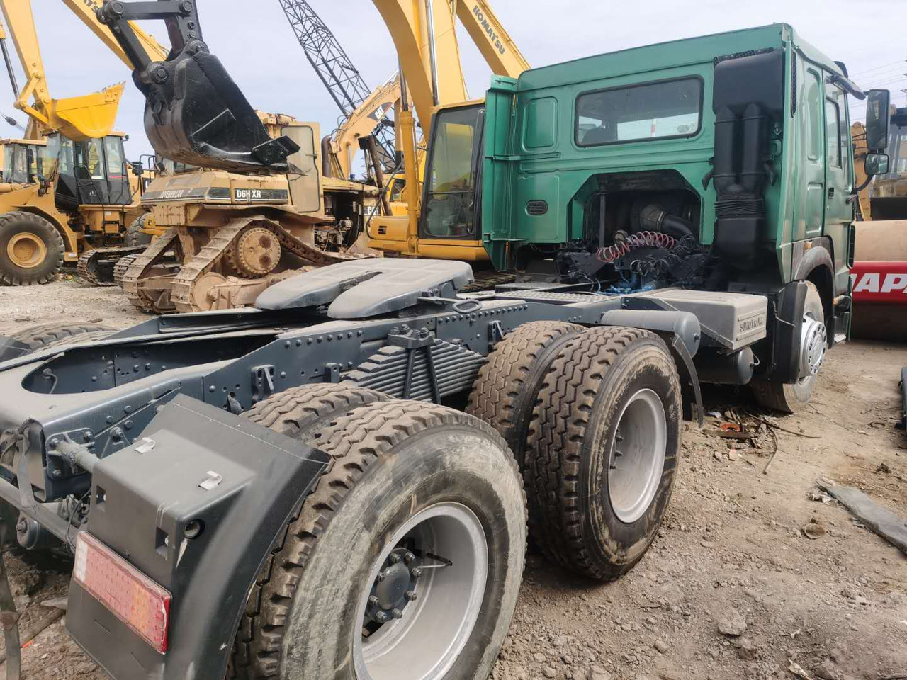 HOWO truck - Vetopöytäauto: kuva HOWO truck - Vetopöytäauto HOWO truck - Vetopöytäauto: kuva HOWO truck - Vetopöytäauto