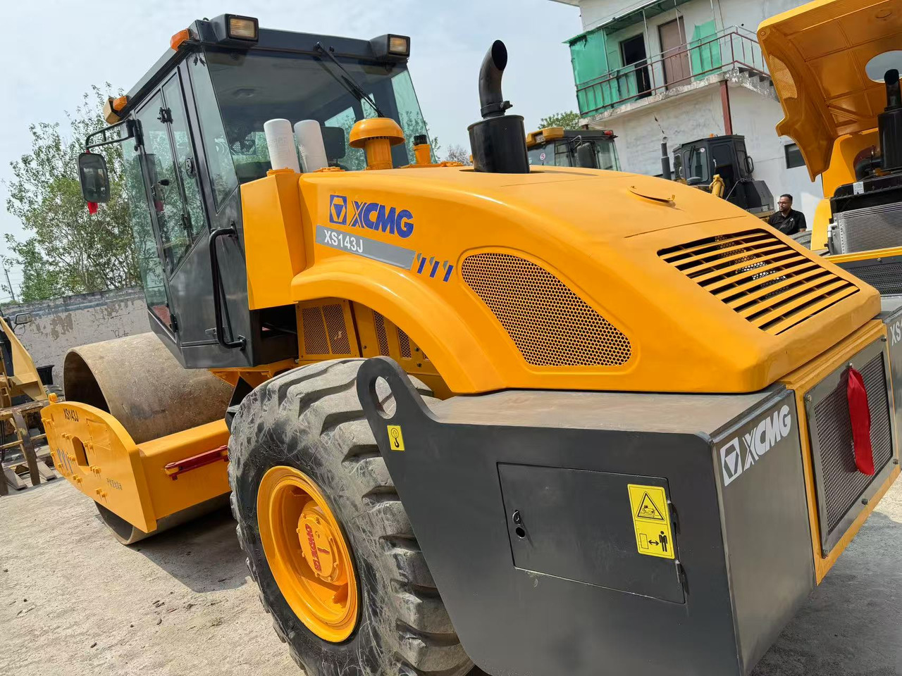 XCMG XS143J - Tiejyrä: kuva XCMG XS143J - Tiejyrä XCMG XS143J - Tiejyrä: kuva XCMG XS143J - Tiejyrä