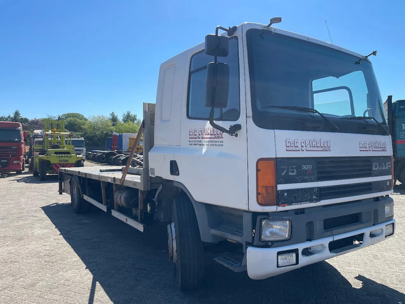 DAF 75.300 FLATBED TRUCK - Lava-kuorma-auto: kuva DAF 75.300 FLATBED TRUCK - Lava-kuorma-auto DAF 75.300 FLATBED TRUCK - Lava-kuorma-auto: kuva DAF 75.300 FLATBED TRUCK - Lava-kuorma-auto