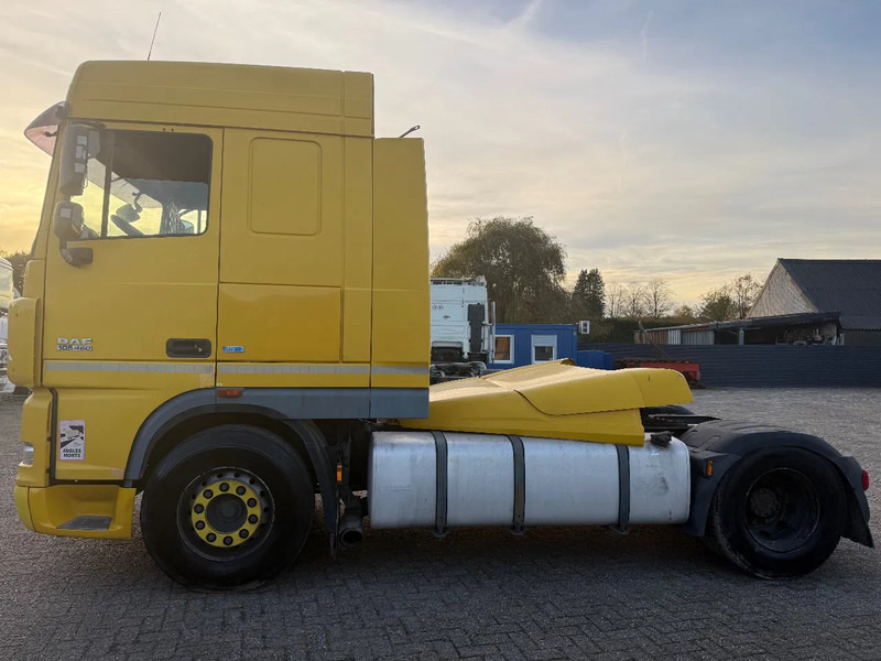 DAF XF 105.460 Tractor unit - Vetopöytäauto: kuva DAF XF 105.460 Tractor unit - Vetopöytäauto DAF XF 105.460 Tractor unit - Vetopöytäauto: kuva DAF XF 105.460 Tractor unit - Vetopöytäauto