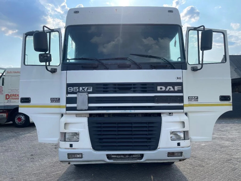 DAF XF 95.430 Tractor unit - Vetopöytäauto: kuva DAF XF 95.430 Tractor unit - Vetopöytäauto DAF XF 95.430 Tractor unit - Vetopöytäauto: kuva DAF XF 95.430 Tractor unit - Vetopöytäauto