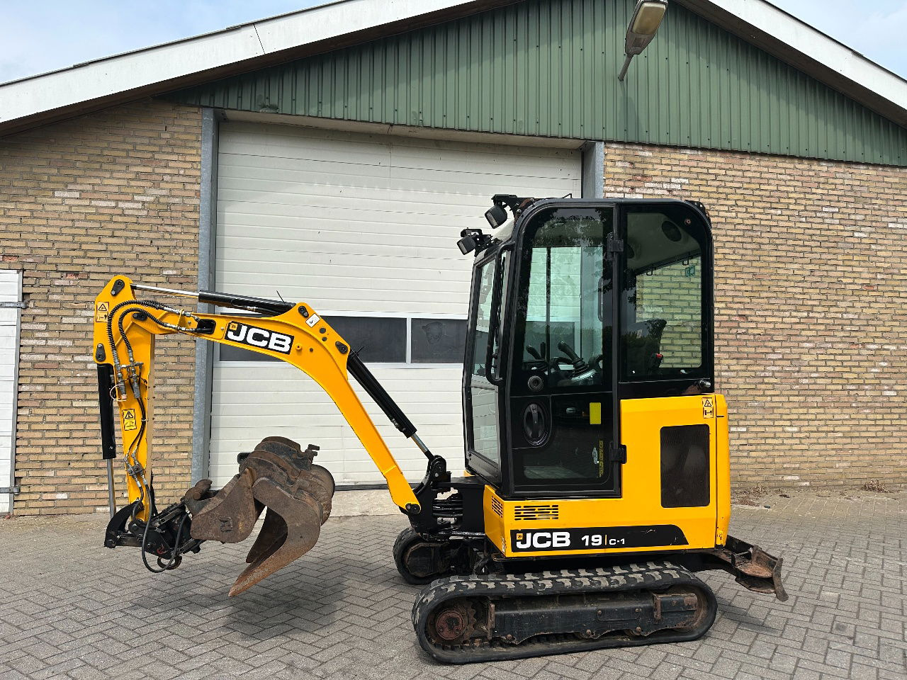 JCB 19 c1 - Minikuormaaja: kuva JCB 19 c1 - Minikuormaaja JCB 19 c1 - Minikuormaaja: kuva JCB 19 c1 - Minikuormaaja