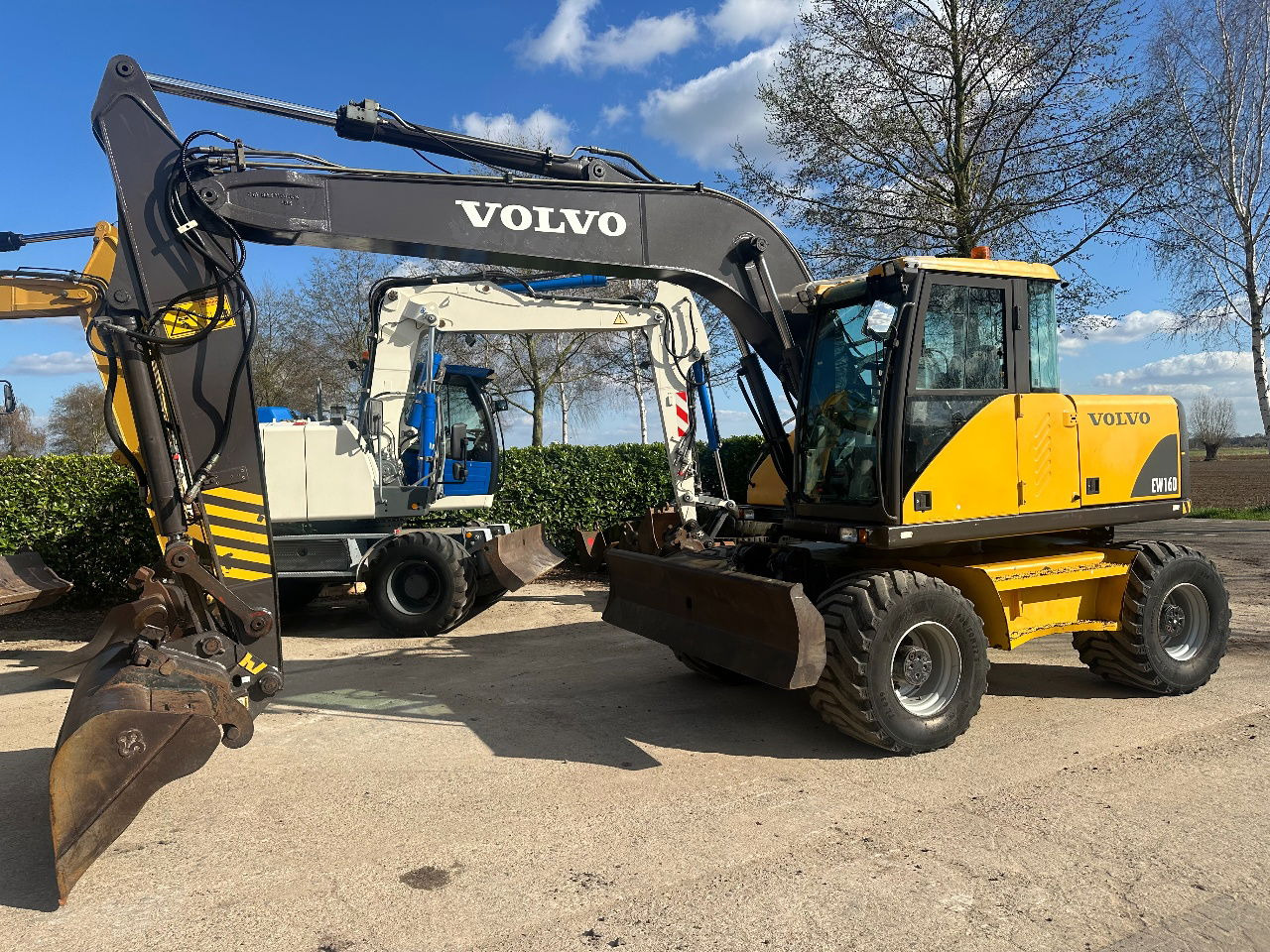 Volvo EW160 - Pyöräalustainen kaivinkone: kuva Volvo EW160 - Pyöräalustainen kaivinkone Volvo EW160 - Pyöräalustainen kaivinkone: kuva Volvo EW160 - Pyöräalustainen kaivinkone
