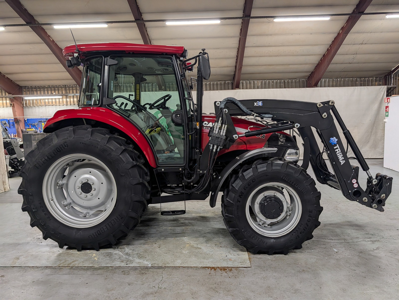 CASE IH Farmall 85A - Traktori: kuva CASE IH Farmall 85A - Traktori CASE IH Farmall 85A - Traktori: kuva CASE IH Farmall 85A - Traktori
