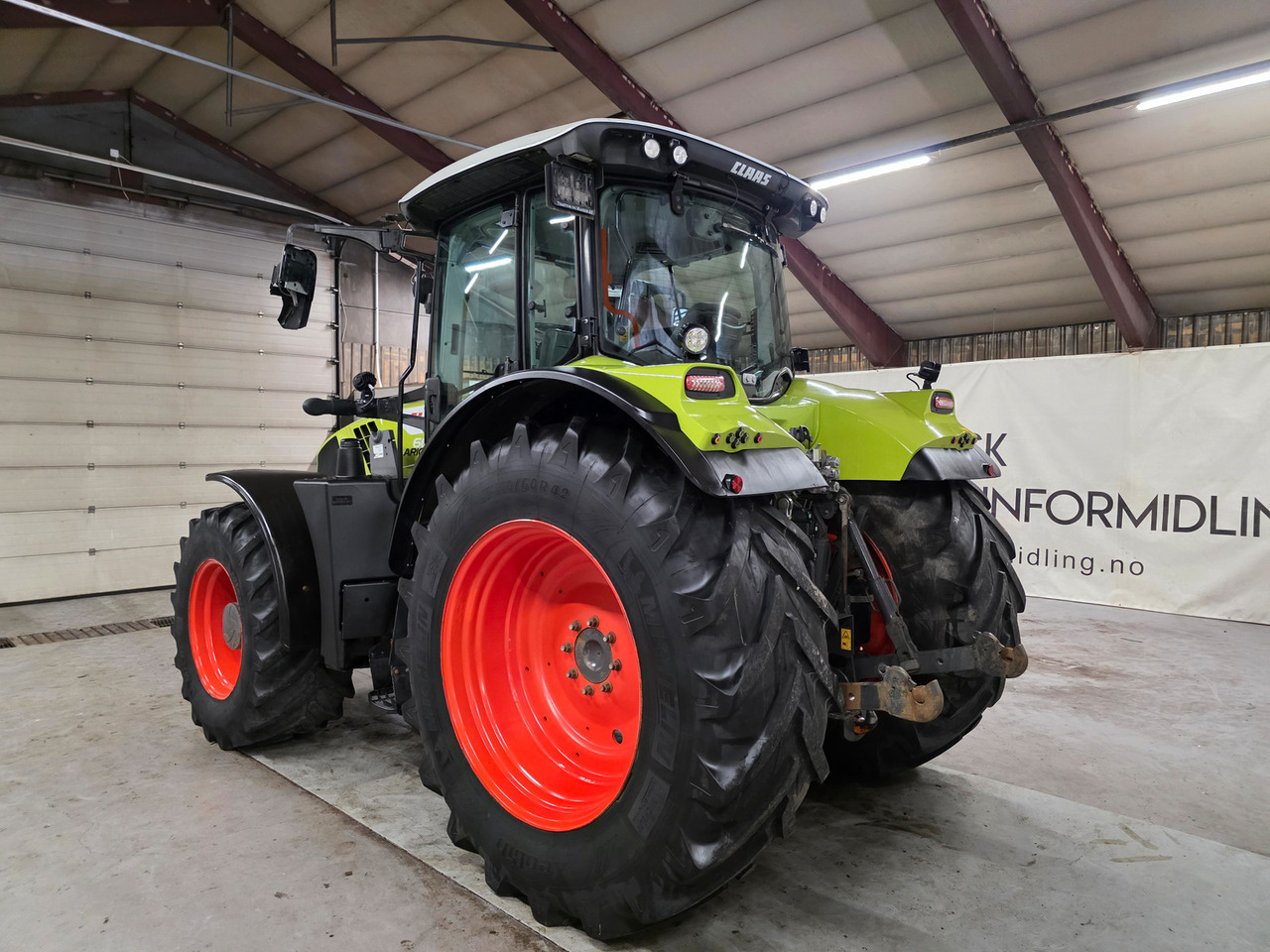 CLAAS Arion 660 C-Matic - Traktori: kuva CLAAS Arion 660 C-Matic - Traktori CLAAS Arion 660 C-Matic - Traktori: kuva CLAAS Arion 660 C-Matic - Traktori