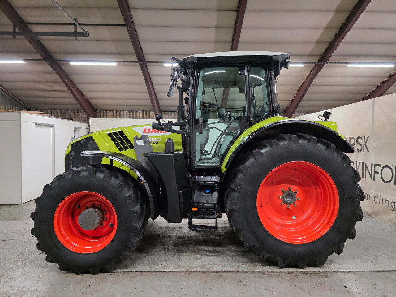 CLAAS Arion 660 C-Matic - Traktori: kuva CLAAS Arion 660 C-Matic - Traktori CLAAS Arion 660 C-Matic - Traktori: kuva CLAAS Arion 660 C-Matic - Traktori