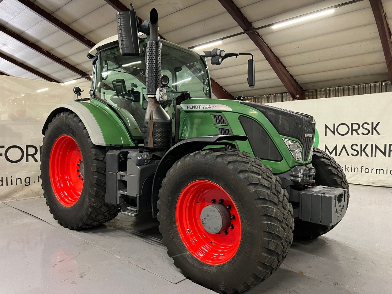Fendt 724 Vario #TAR INNBYTTE# KAN LEVERES MED ANDRE DEKK# - Traktori: kuva Fendt 724 Vario #TAR INNBYTTE# KAN LEVERES MED ANDRE DEKK# - Traktori Fendt 724 Vario #TAR INNBYTTE# KAN LEVERES MED ANDRE DEKK# - Traktori: kuva Fendt 724 Vario #TAR INNBYTTE# KAN LEVERES MED ANDRE DEKK# - Traktori