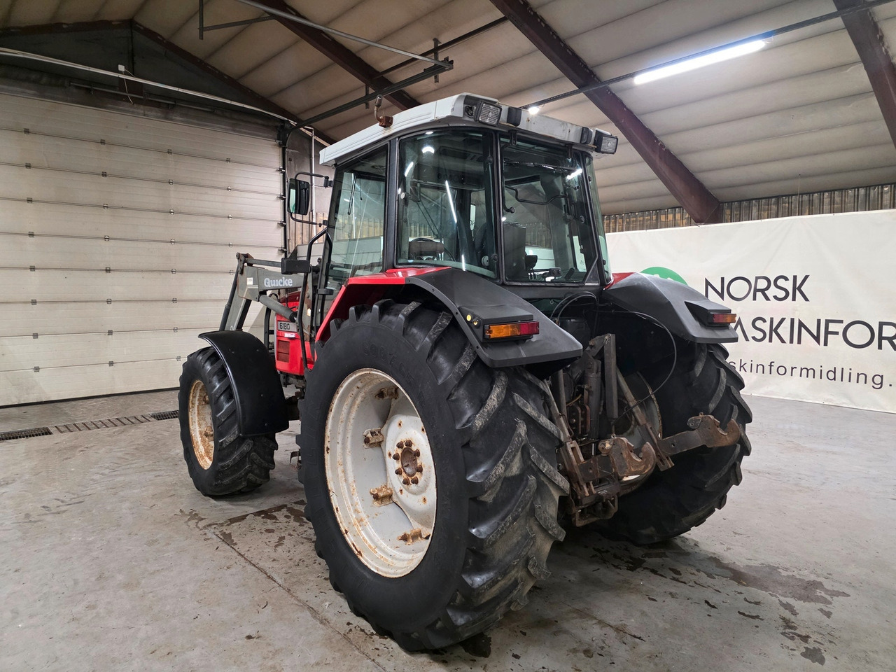 Massey Ferguson 6180 - Traktori: kuva Massey Ferguson 6180 - Traktori Massey Ferguson 6180 - Traktori: kuva Massey Ferguson 6180 - Traktori