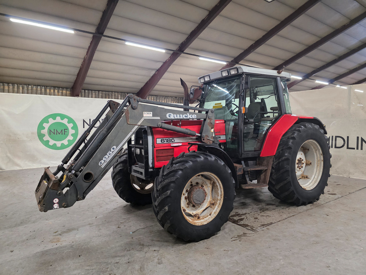 Massey Ferguson 6180 - Traktori: kuva Massey Ferguson 6180 - Traktori Massey Ferguson 6180 - Traktori: kuva Massey Ferguson 6180 - Traktori