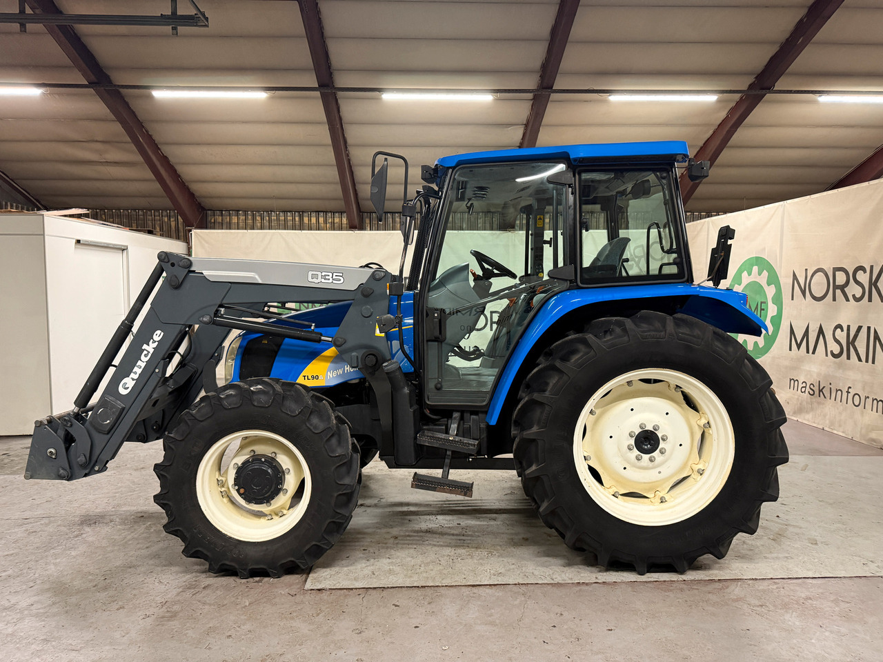 New Holland TL90 - Traktori: kuva New Holland TL90 - Traktori New Holland TL90 - Traktori: kuva New Holland TL90 - Traktori