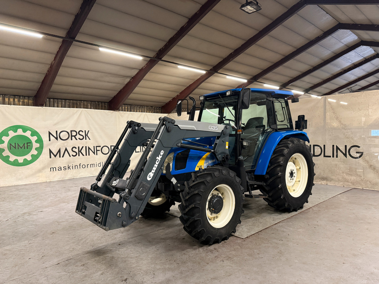 New Holland TL90 - Traktori: kuva New Holland TL90 - Traktori New Holland TL90 - Traktori: kuva New Holland TL90 - Traktori