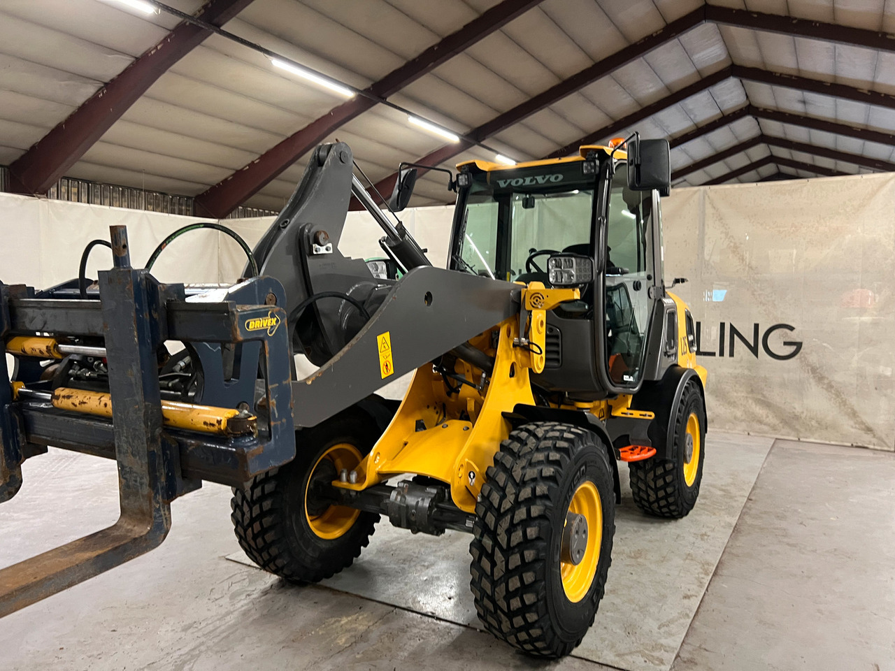 Volvo JL25H - Pyöräkuormaaja: kuva Volvo JL25H - Pyöräkuormaaja Volvo JL25H - Pyöräkuormaaja: kuva Volvo JL25H - Pyöräkuormaaja
