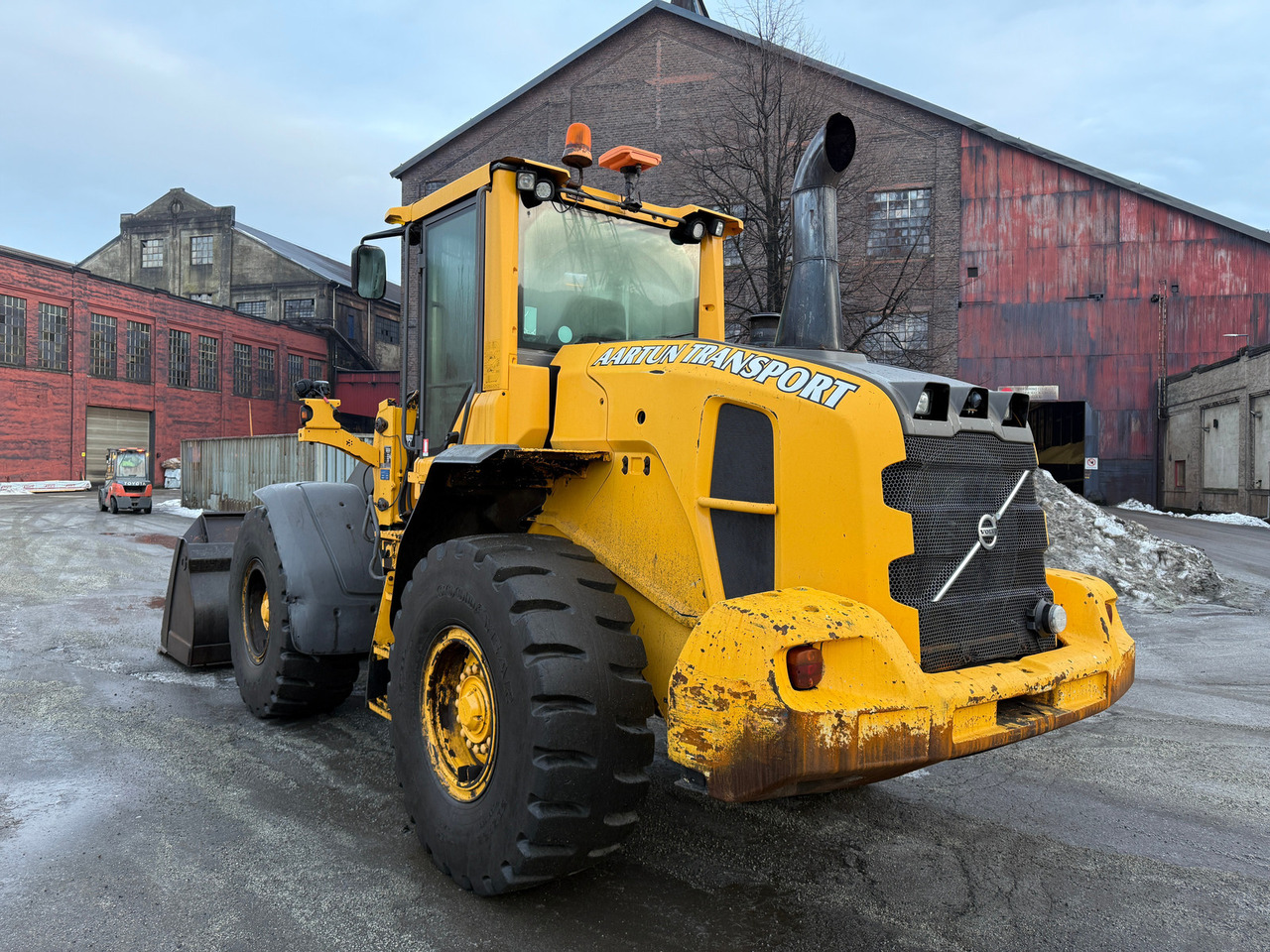 Volvo L70G - Pyöräkuormaaja: kuva Volvo L70G - Pyöräkuormaaja Volvo L70G - Pyöräkuormaaja: kuva Volvo L70G - Pyöräkuormaaja