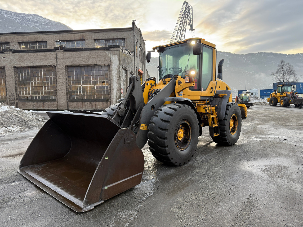 Volvo L70G - Pyöräkuormaaja: kuva Volvo L70G - Pyöräkuormaaja Volvo L70G - Pyöräkuormaaja: kuva Volvo L70G - Pyöräkuormaaja
