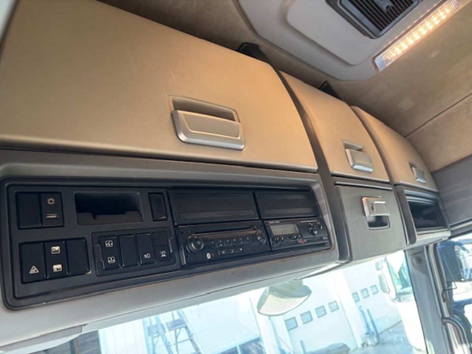 Vetopöytäauto RENAULT T520: kuva Vetopöytäauto RENAULT T520 Vetopöytäauto RENAULT T520: kuva Vetopöytäauto RENAULT T520