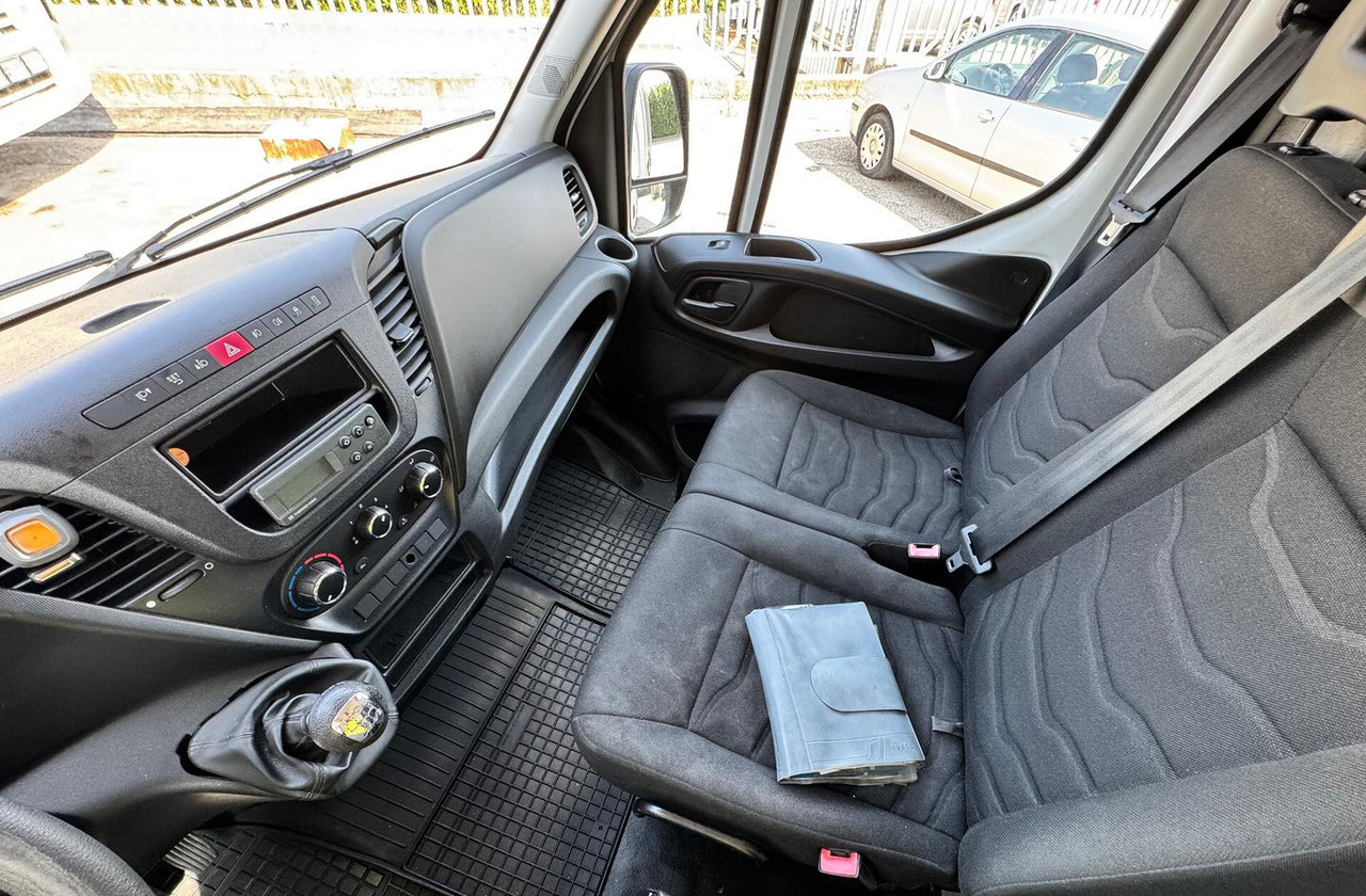 IVECO DAILY 35S15 - FRIGO FRC - PATENTE B - Kylmäauto: kuva IVECO DAILY 35S15 - FRIGO FRC - PATENTE B - Kylmäauto IVECO DAILY 35S15 - FRIGO FRC - PATENTE B - Kylmäauto: kuva IVECO DAILY 35S15 - FRIGO FRC - PATENTE B - Kylmäauto