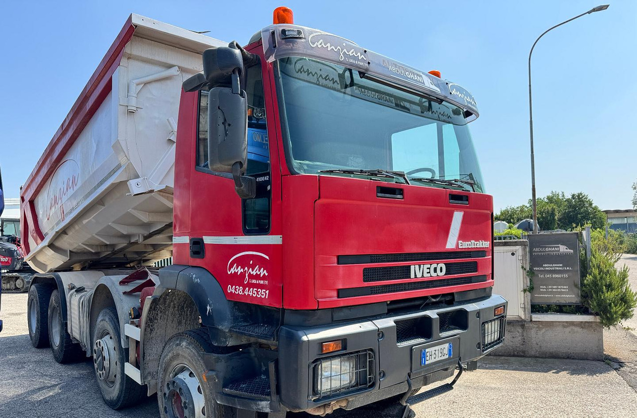 IVECO TRAKKER 420 - 8X4 - Kippiauto kuorma-auto: kuva IVECO TRAKKER 420 - 8X4 - Kippiauto kuorma-auto IVECO TRAKKER 420 - 8X4 - Kippiauto kuorma-auto: kuva IVECO TRAKKER 420 - 8X4 - Kippiauto kuorma-auto