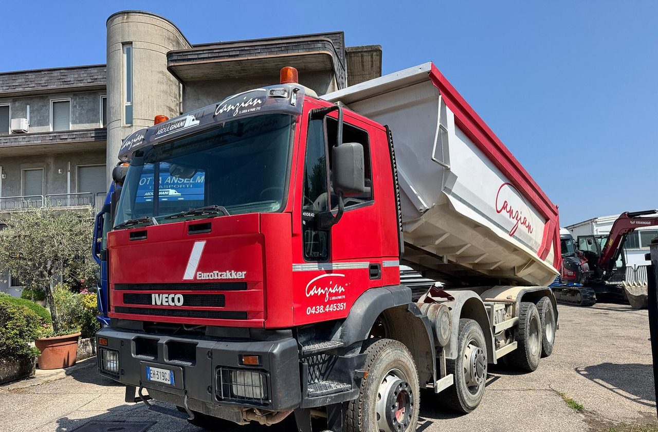 IVECO TRAKKER 420 - 8X4 - Kippiauto kuorma-auto: kuva IVECO TRAKKER 420 - 8X4 - Kippiauto kuorma-auto IVECO TRAKKER 420 - 8X4 - Kippiauto kuorma-auto: kuva IVECO TRAKKER 420 - 8X4 - Kippiauto kuorma-auto
