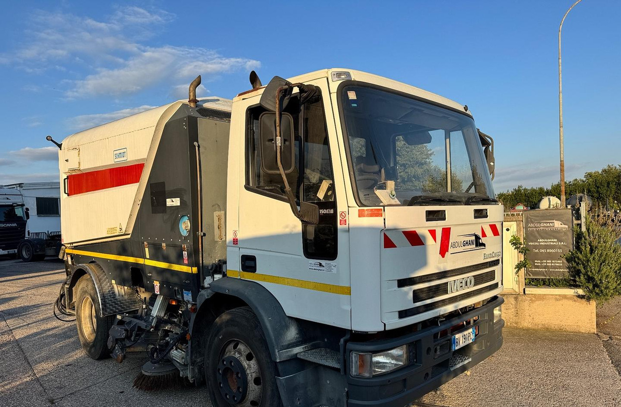 Iveco EuroCargo 150E18 spazzatrice - Lakaisuauto: kuva Iveco EuroCargo 150E18 spazzatrice - Lakaisuauto Iveco EuroCargo 150E18 spazzatrice - Lakaisuauto: kuva Iveco EuroCargo 150E18 spazzatrice - Lakaisuauto