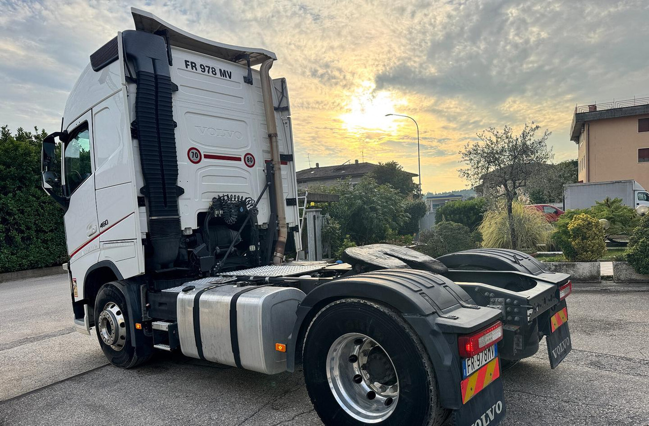 Trattore Stradale Volvo FH460 - 2019 - Vetopöytäauto: kuva  Trattore Stradale Volvo FH460 - 2019 - Vetopöytäauto Trattore Stradale Volvo FH460 - 2019 - Vetopöytäauto: kuva  Trattore Stradale Volvo FH460 - 2019 - Vetopöytäauto