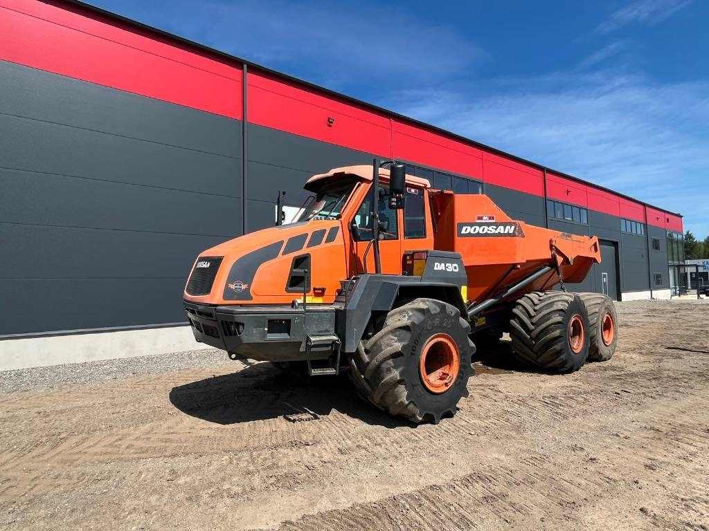 Doosan DA 30 - Nivelkippiauto: kuva Doosan DA 30 - Nivelkippiauto Doosan DA 30 - Nivelkippiauto: kuva Doosan DA 30 - Nivelkippiauto