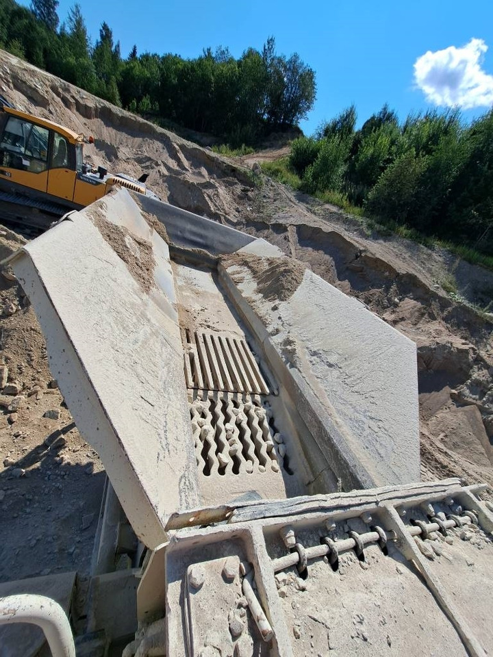 Metso LT 1110M - Mobiilimurskain: kuva Metso LT 1110M - Mobiilimurskain Metso LT 1110M - Mobiilimurskain: kuva Metso LT 1110M - Mobiilimurskain