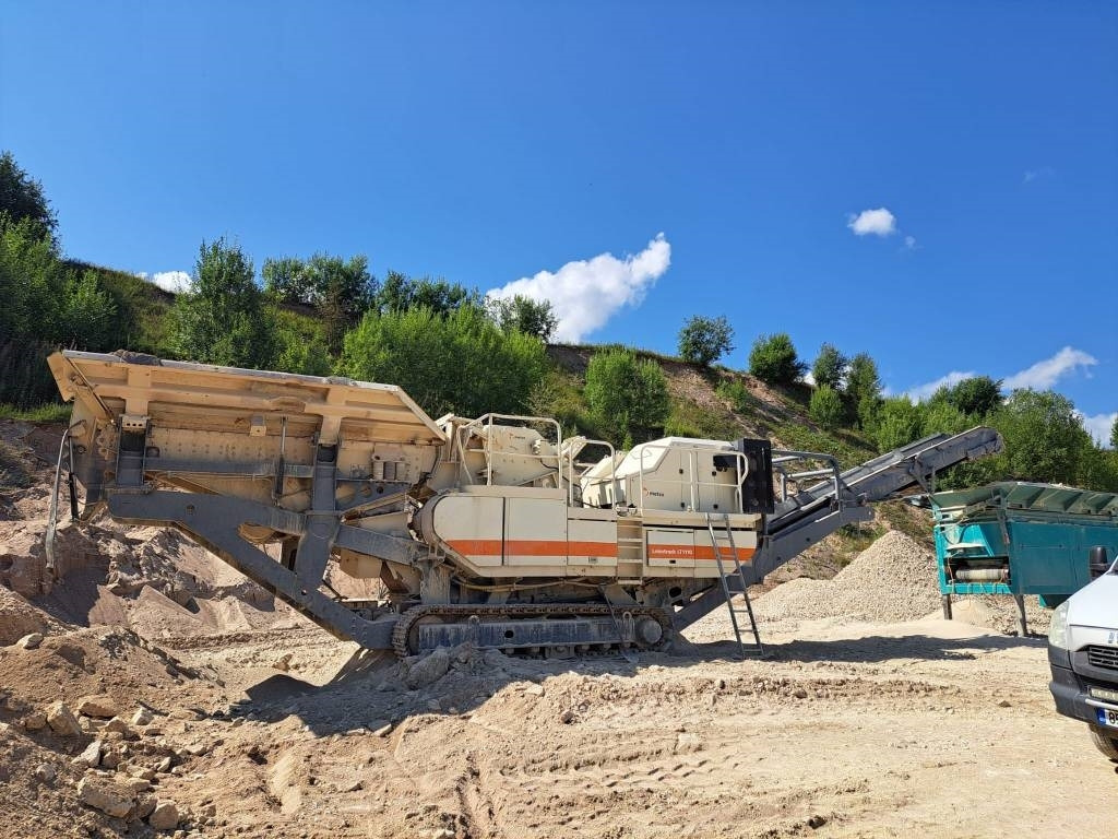 Metso NP 1110M - Mobiilimurskain: kuva Metso NP 1110M - Mobiilimurskain Metso NP 1110M - Mobiilimurskain: kuva Metso NP 1110M - Mobiilimurskain