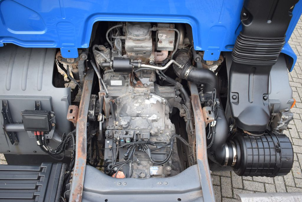 Kuorma-auto alusta DAF  LF 280 Fahrgestell Klima Navi 8-Gang ACC AHK: kuva Kuorma-auto alusta DAF  LF 280 Fahrgestell Klima Navi 8-Gang ACC AHK