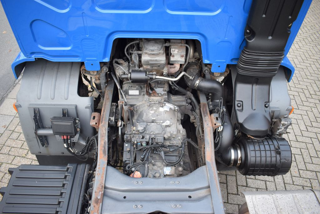Kuorma-auto alusta DAF  LF 280 Fahrgestell Klima Navi 8-Gang ACC AHK: kuva Kuorma-auto alusta DAF  LF 280 Fahrgestell Klima Navi 8-Gang ACC AHK