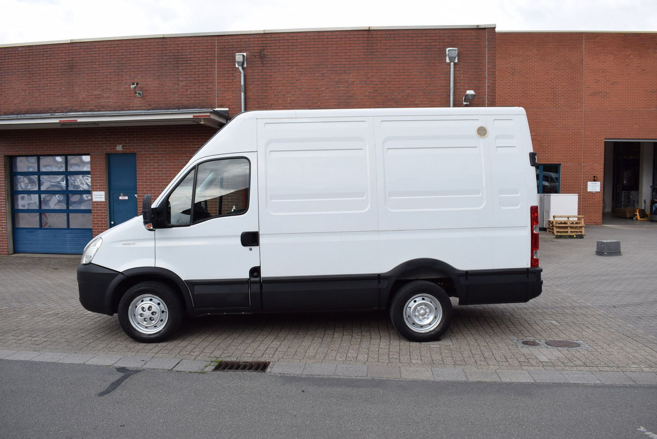 Iveco Daily 35 S 14L2H2 AHK Regale Standheizung - Pakettiauto: kuva Iveco Daily 35 S 14L2H2 AHK Regale Standheizung - Pakettiauto Iveco Daily 35 S 14L2H2 AHK Regale Standheizung - Pakettiauto: kuva Iveco Daily 35 S 14L2H2 AHK Regale Standheizung - Pakettiauto