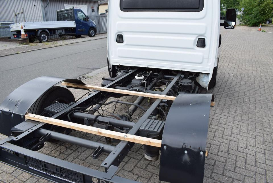 Kuorma-auto alusta, Tavara-auto Iveco Daily 35 S21 3,0 Automatik Luftfederung Tempomat: kuva Kuorma-auto alusta, Tavara-auto Iveco Daily 35 S21 3,0 Automatik Luftfederung Tempomat
