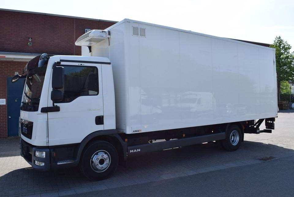 MAN TGL 8.180 Kühlkoffer 6,20mLBW 1000KG Klima - Refrigeraattori kuorma-auto: kuva MAN TGL 8.180 Kühlkoffer 6,20mLBW 1000KG Klima - Refrigeraattori kuorma-auto MAN TGL 8.180 Kühlkoffer 6,20mLBW 1000KG Klima - Refrigeraattori kuorma-auto: kuva MAN TGL 8.180 Kühlkoffer 6,20mLBW 1000KG Klima - Refrigeraattori kuorma-auto