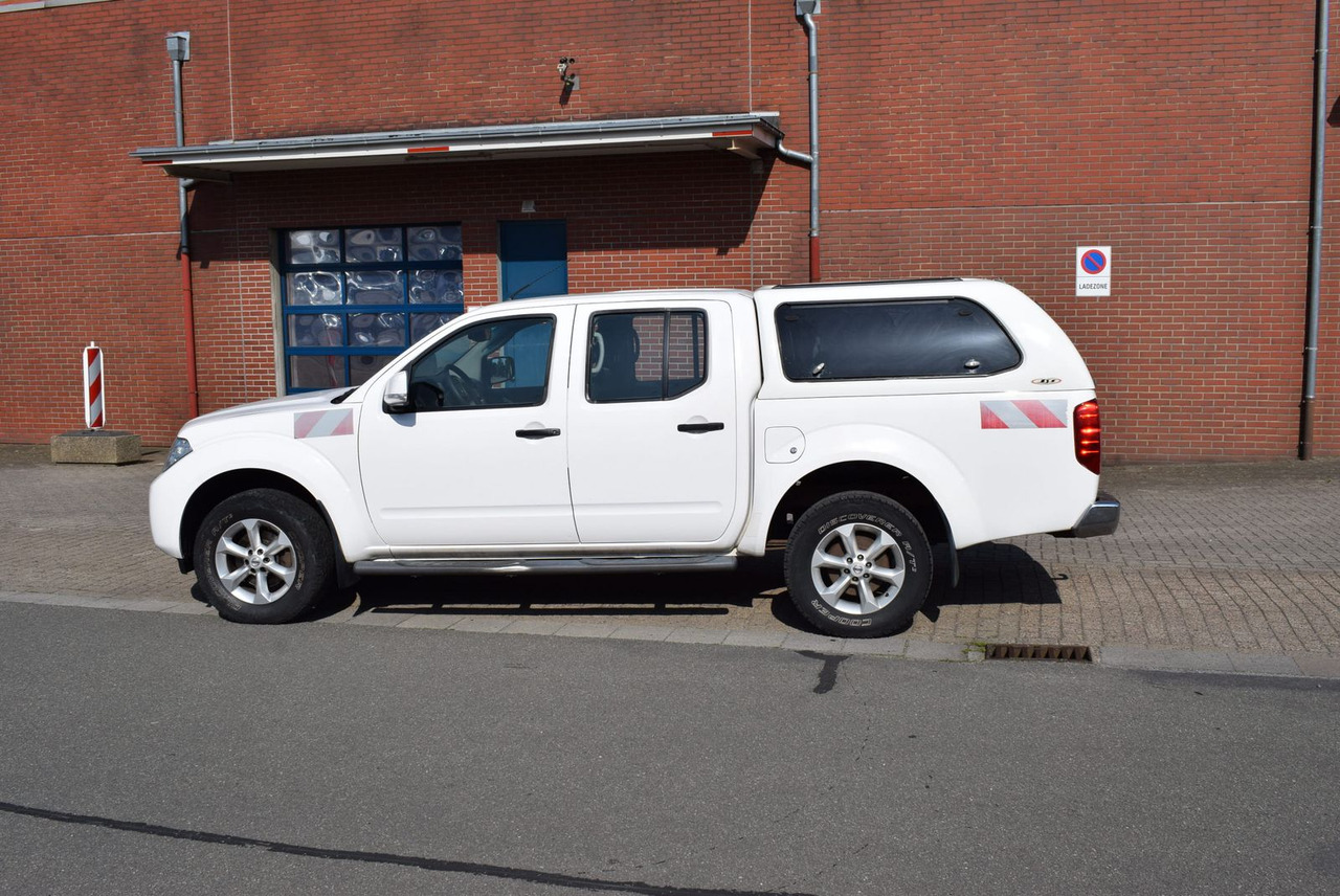 Nissan Navara Double Cab SE 4x4 Automatik Hardtop AHK - Maasturi/ Katumaasturi: kuva Nissan Navara Double Cab SE 4x4 Automatik Hardtop AHK - Maasturi/ Katumaasturi Nissan Navara Double Cab SE 4x4 Automatik Hardtop AHK - Maasturi/ Katumaasturi: kuva Nissan Navara Double Cab SE 4x4 Automatik Hardtop AHK - Maasturi/ Katumaasturi