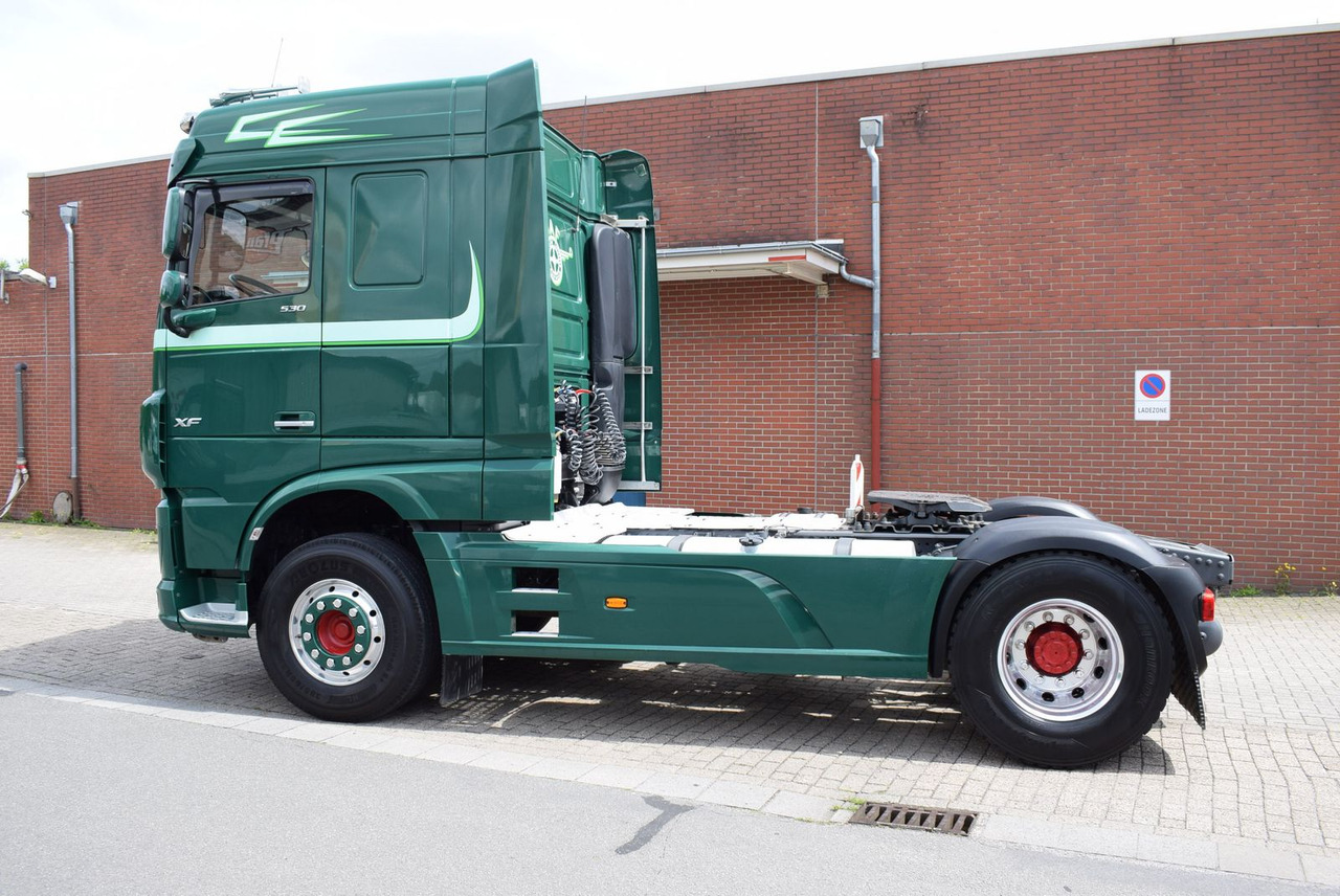 DAF XF 530 FT Retarder Leder Standklima Hydraulik - Vetopöytäauto: kuva DAF XF 530 FT Retarder Leder Standklima Hydraulik - Vetopöytäauto DAF XF 530 FT Retarder Leder Standklima Hydraulik - Vetopöytäauto: kuva DAF XF 530 FT Retarder Leder Standklima Hydraulik - Vetopöytäauto