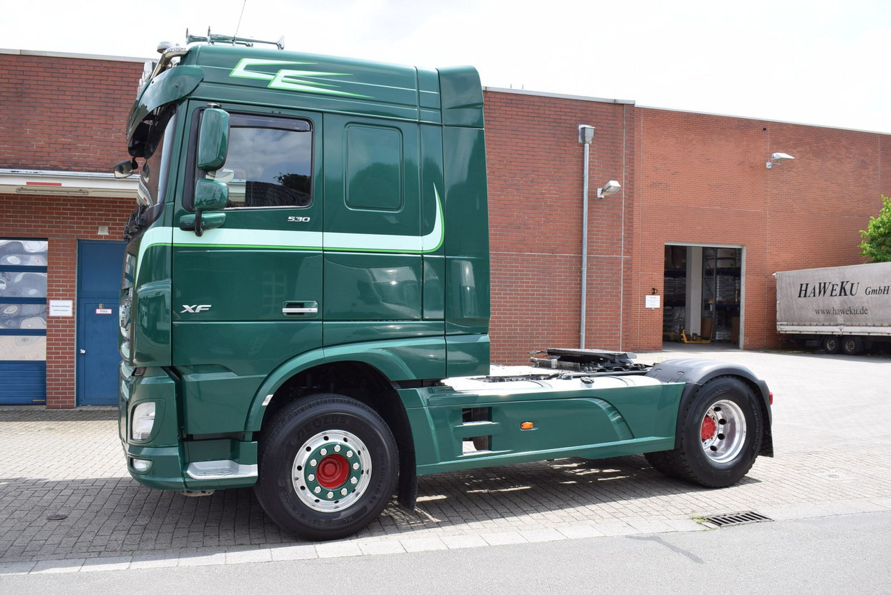 DAF XF 530 FT Retarder Leder Standklima Hydraulik - Vetopöytäauto: kuva DAF XF 530 FT Retarder Leder Standklima Hydraulik - Vetopöytäauto DAF XF 530 FT Retarder Leder Standklima Hydraulik - Vetopöytäauto: kuva DAF XF 530 FT Retarder Leder Standklima Hydraulik - Vetopöytäauto