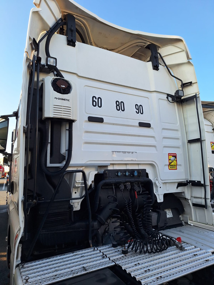 MAN TGX 18.460 - Vetopöytäauto: kuva MAN TGX 18.460 - Vetopöytäauto MAN TGX 18.460 - Vetopöytäauto: kuva MAN TGX 18.460 - Vetopöytäauto