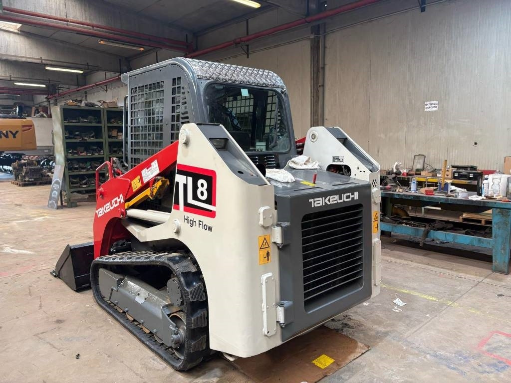 Takeuchi TL 8  - Liukuohjattu kuormaaja: kuva Takeuchi TL 8  - Liukuohjattu kuormaaja Takeuchi TL 8  - Liukuohjattu kuormaaja: kuva Takeuchi TL 8  - Liukuohjattu kuormaaja