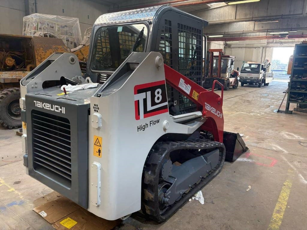 Takeuchi TL 8  - Liukuohjattu kuormaaja: kuva Takeuchi TL 8  - Liukuohjattu kuormaaja Takeuchi TL 8  - Liukuohjattu kuormaaja: kuva Takeuchi TL 8  - Liukuohjattu kuormaaja