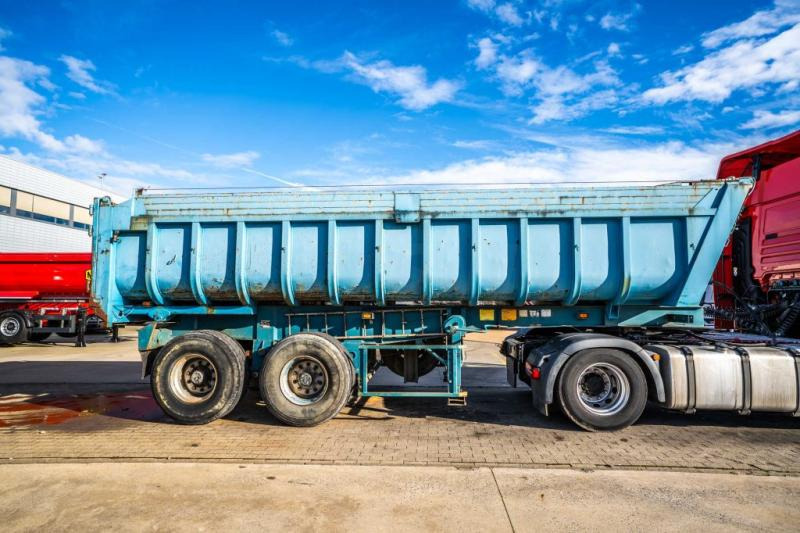 Benalu FRUEHAUF DF33 - Kippiauto puoliperävaunu: kuva Benalu FRUEHAUF DF33 - Kippiauto puoliperävaunu Benalu FRUEHAUF DF33 - Kippiauto puoliperävaunu: kuva Benalu FRUEHAUF DF33 - Kippiauto puoliperävaunu