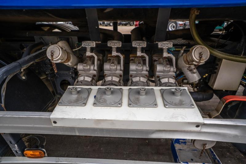 Säiliöauto DAF LF55 280+ ALU 13000L/4 COMP.: kuva Säiliöauto DAF LF55 280+ ALU 13000L/4 COMP.