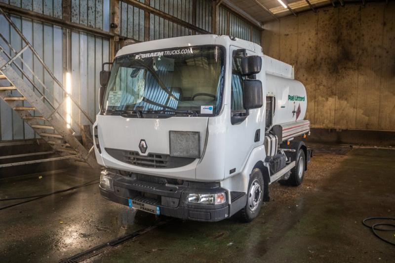 Renault 180 DCI+5500L/3COMP LAMES - Säiliöauto: kuva Renault 180 DCI+5500L/3COMP LAMES - Säiliöauto Renault 180 DCI+5500L/3COMP LAMES - Säiliöauto: kuva Renault 180 DCI+5500L/3COMP LAMES - Säiliöauto