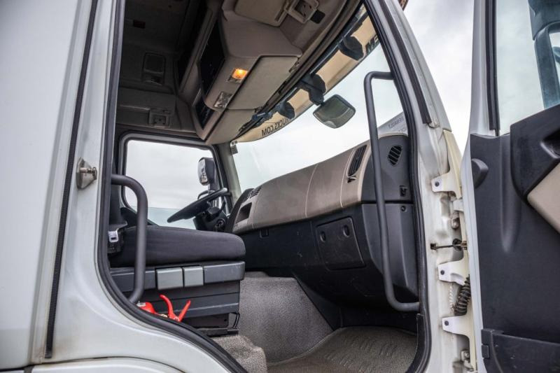 Leasing Renault LANDER 460 DXI-6x2+10 pneus/tires+INTARDER Renault LANDER 460 DXI-6x2+10 pneus/tires+INTARDER: kuva Leasing Renault LANDER 460 DXI-6x2+10 pneus/tires+INTARDER Renault LANDER 460 DXI-6x2+10 pneus/tires+INTARDER