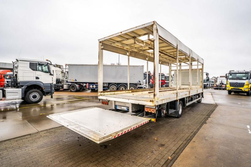 Renault MIDLUM 180 DXI (12 T) - Pressukapelli kuorma-auto: kuva Renault MIDLUM 180 DXI (12 T) - Pressukapelli kuorma-auto Renault MIDLUM 180 DXI (12 T) - Pressukapelli kuorma-auto: kuva Renault MIDLUM 180 DXI (12 T) - Pressukapelli kuorma-auto