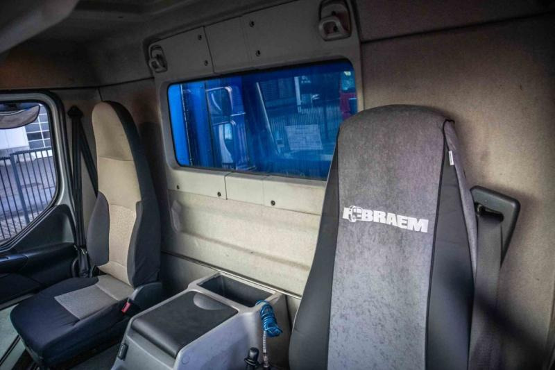 Leasing Renault PEMIUM LANDER 340 DXI-6X2 Renault PEMIUM LANDER 340 DXI-6X2: kuva Leasing Renault PEMIUM LANDER 340 DXI-6X2 Renault PEMIUM LANDER 340 DXI-6X2